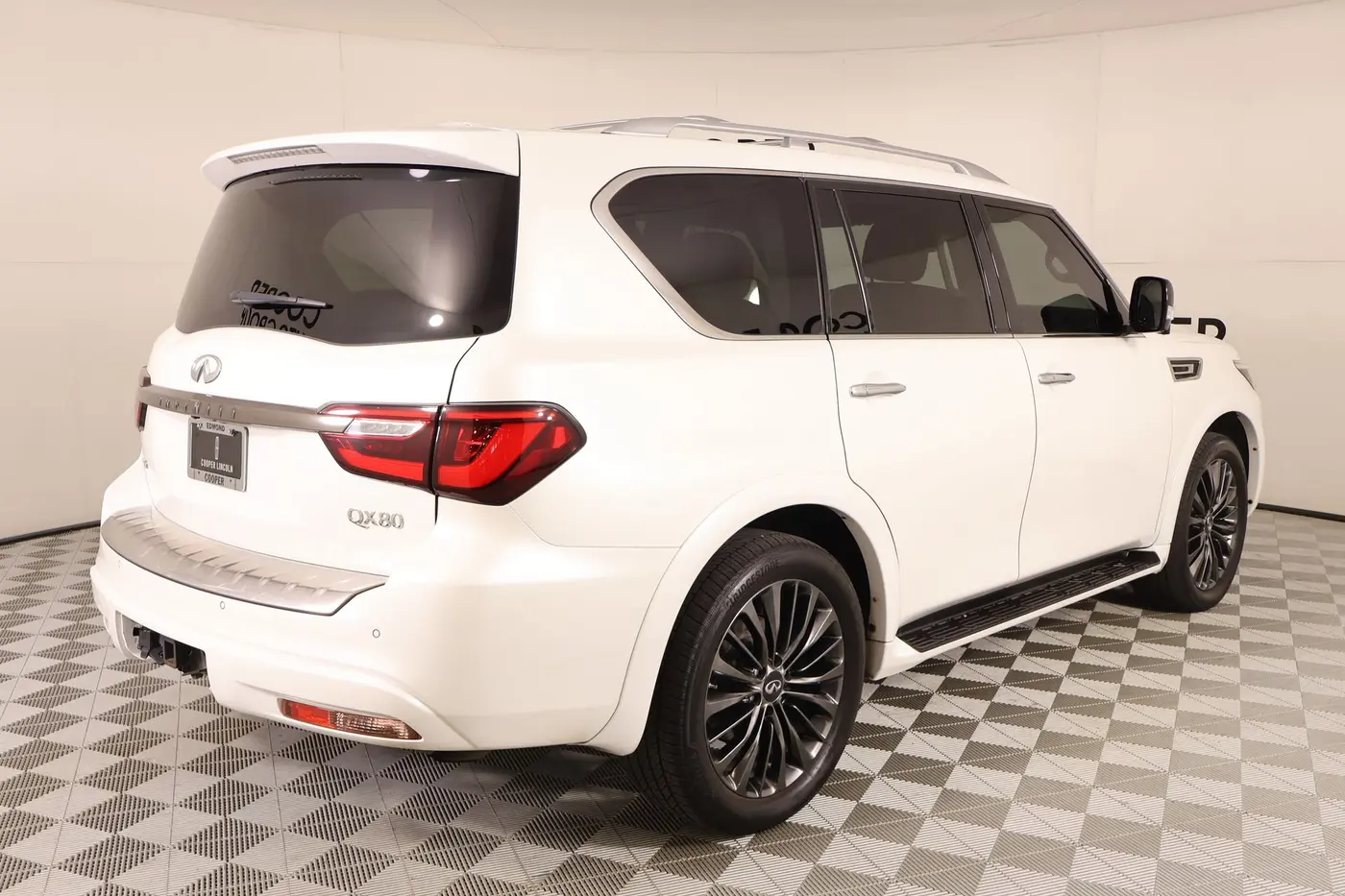 2021 INFINITI QX80 - $30,479