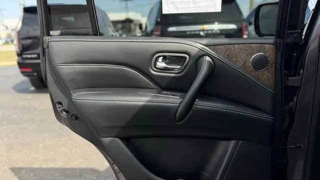 2022 INFINITI QX80 Luxe