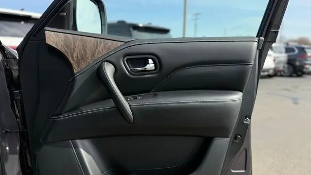 2022 INFINITI QX80 Luxe