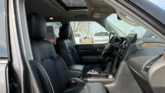 2022 INFINITI QX80 Luxe