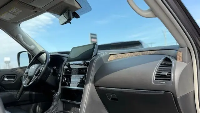 2022 INFINITI QX80 Luxe