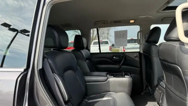 2022 INFINITI QX80 Luxe