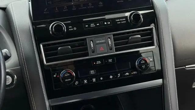 2022 INFINITI QX80 Luxe