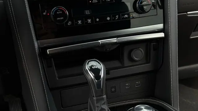 2022 INFINITI QX80 Luxe