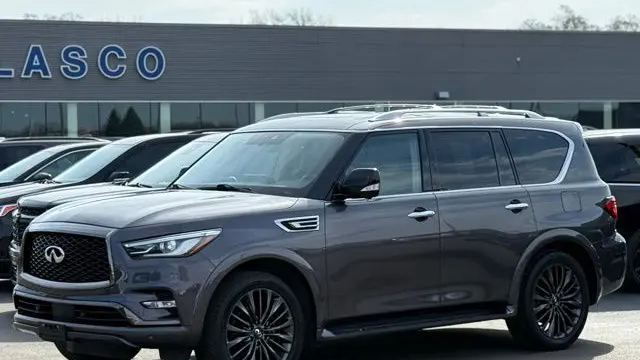 2022 INFINITI QX80 Luxe