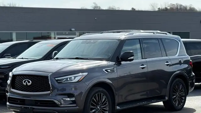 2022 INFINITI QX80 Luxe
