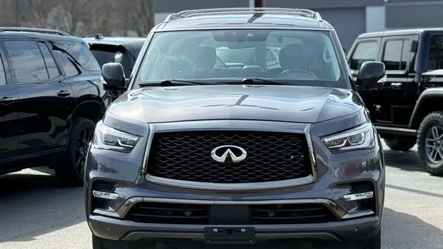 2022 INFINITI QX80 Luxe