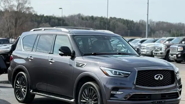 2022 INFINITI QX80 Luxe