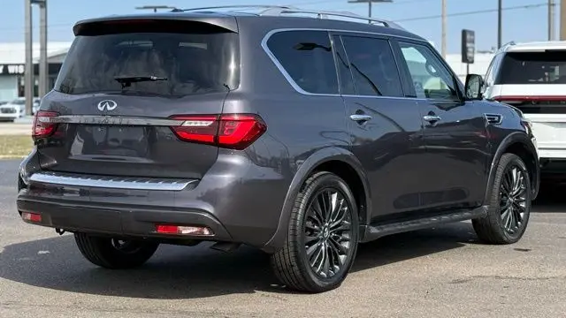 2022 INFINITI QX80 Luxe