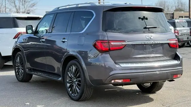 2022 INFINITI QX80 Luxe