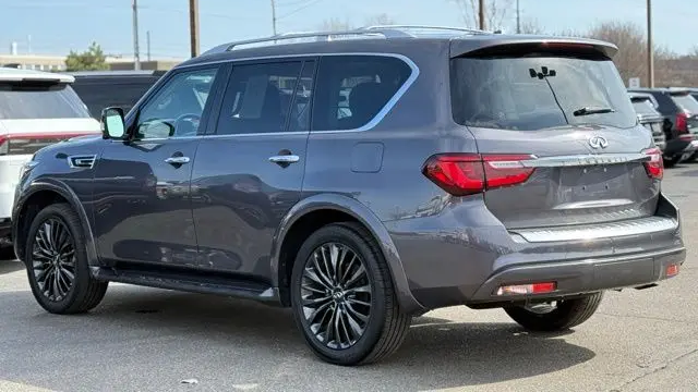 2022 INFINITI QX80 Luxe