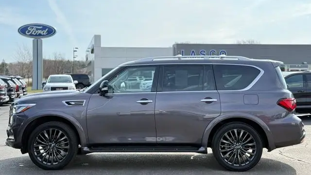 2022 INFINITI QX80 Luxe