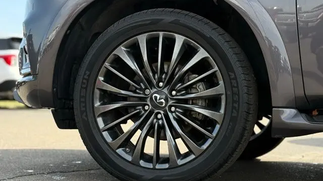2022 INFINITI QX80 Luxe