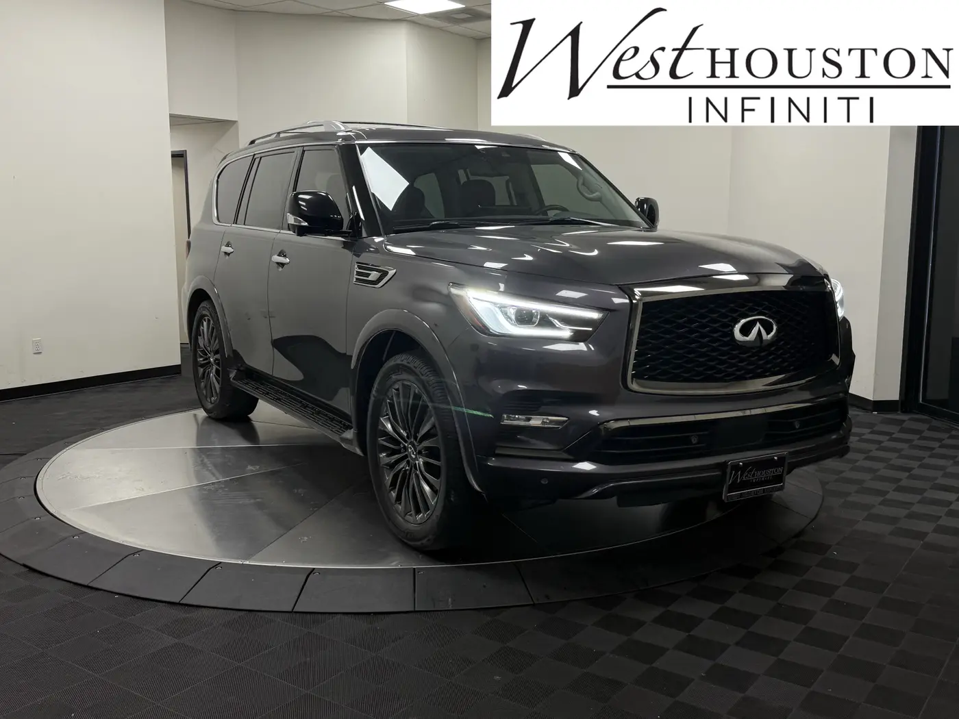 2022 INFINITI QX80 - $32,499