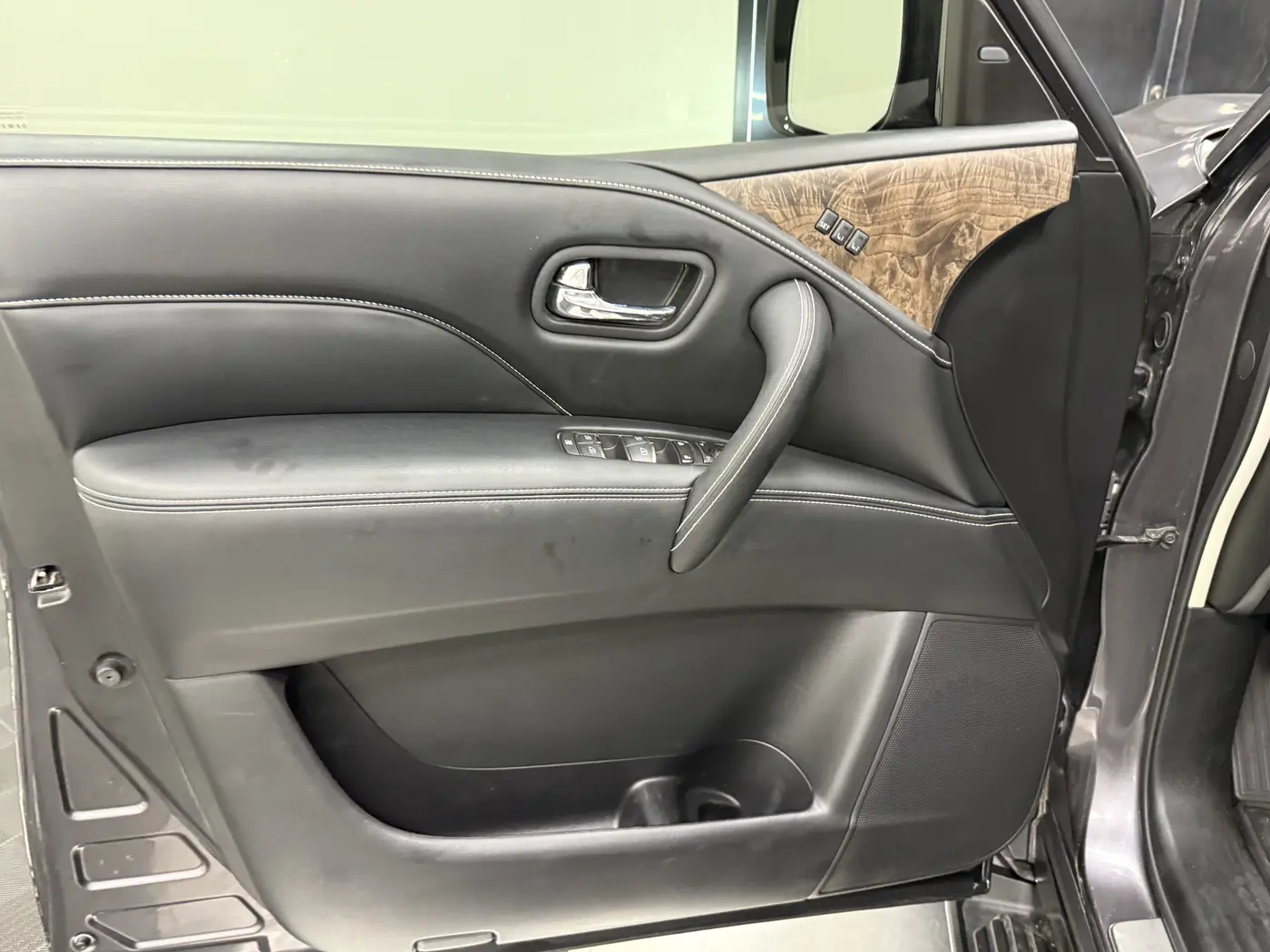 2022 INFINITI QX80 - $32,499