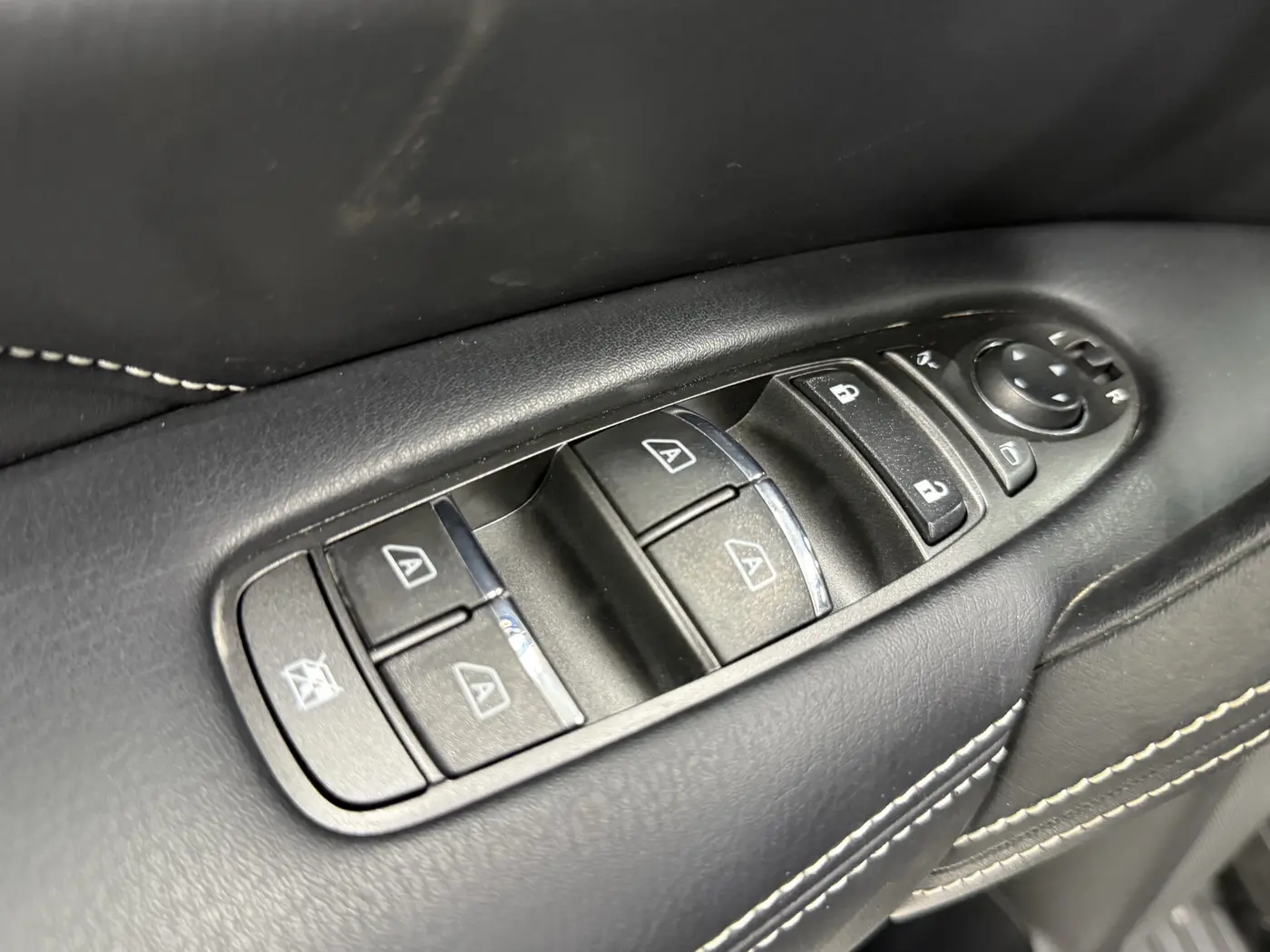 2022 INFINITI QX80 - $32,499
