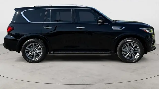 2022 INFINITI QX80 Luxe