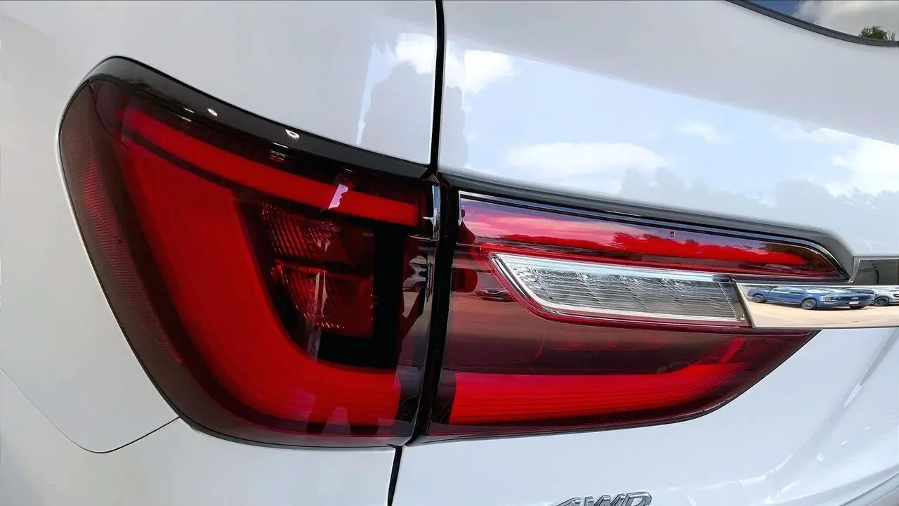 2023 INFINITI QX80 Sensory