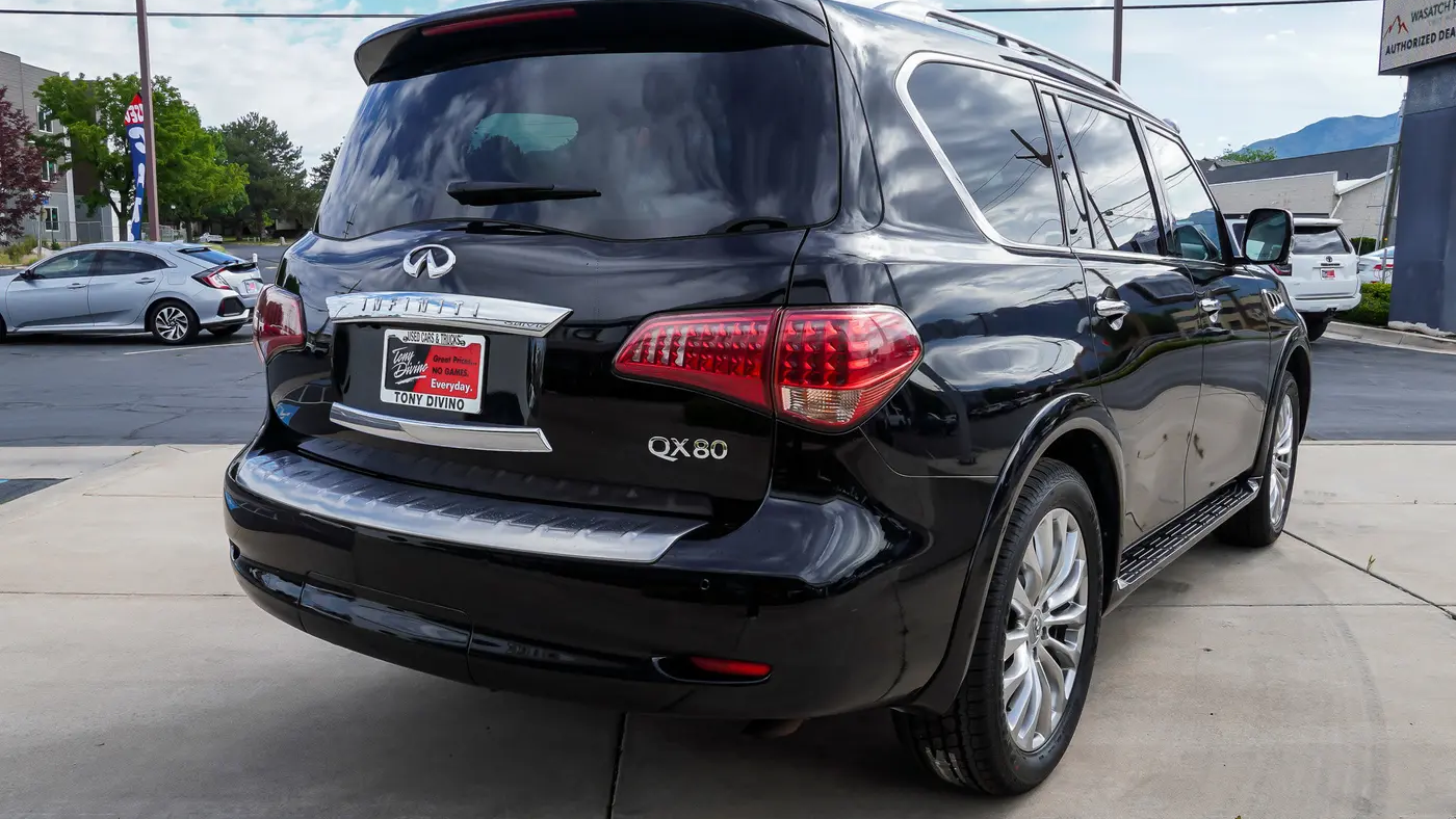 2017 INFINITI QX80 Base