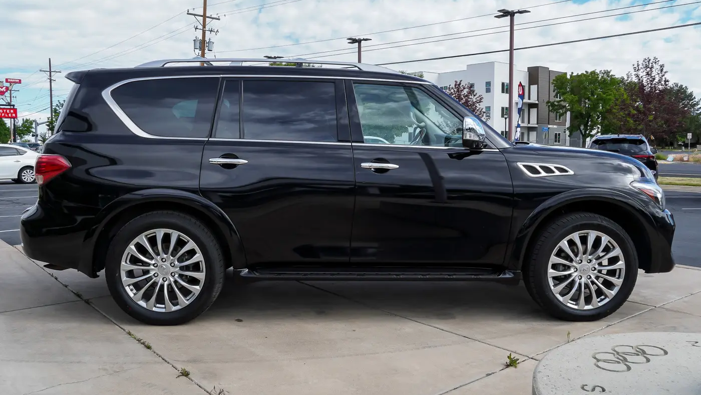 2017 INFINITI QX80 Base