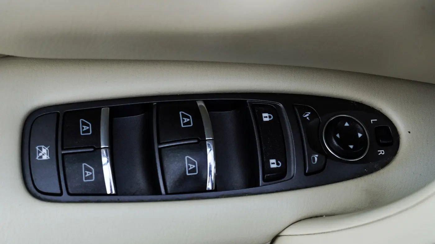 2017 INFINITI QX80 Base