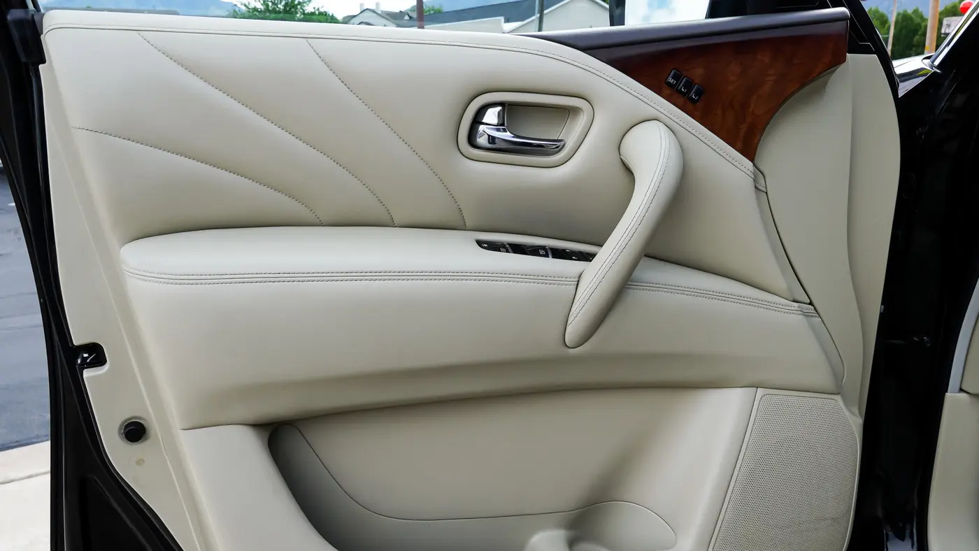 2017 INFINITI QX80 Base