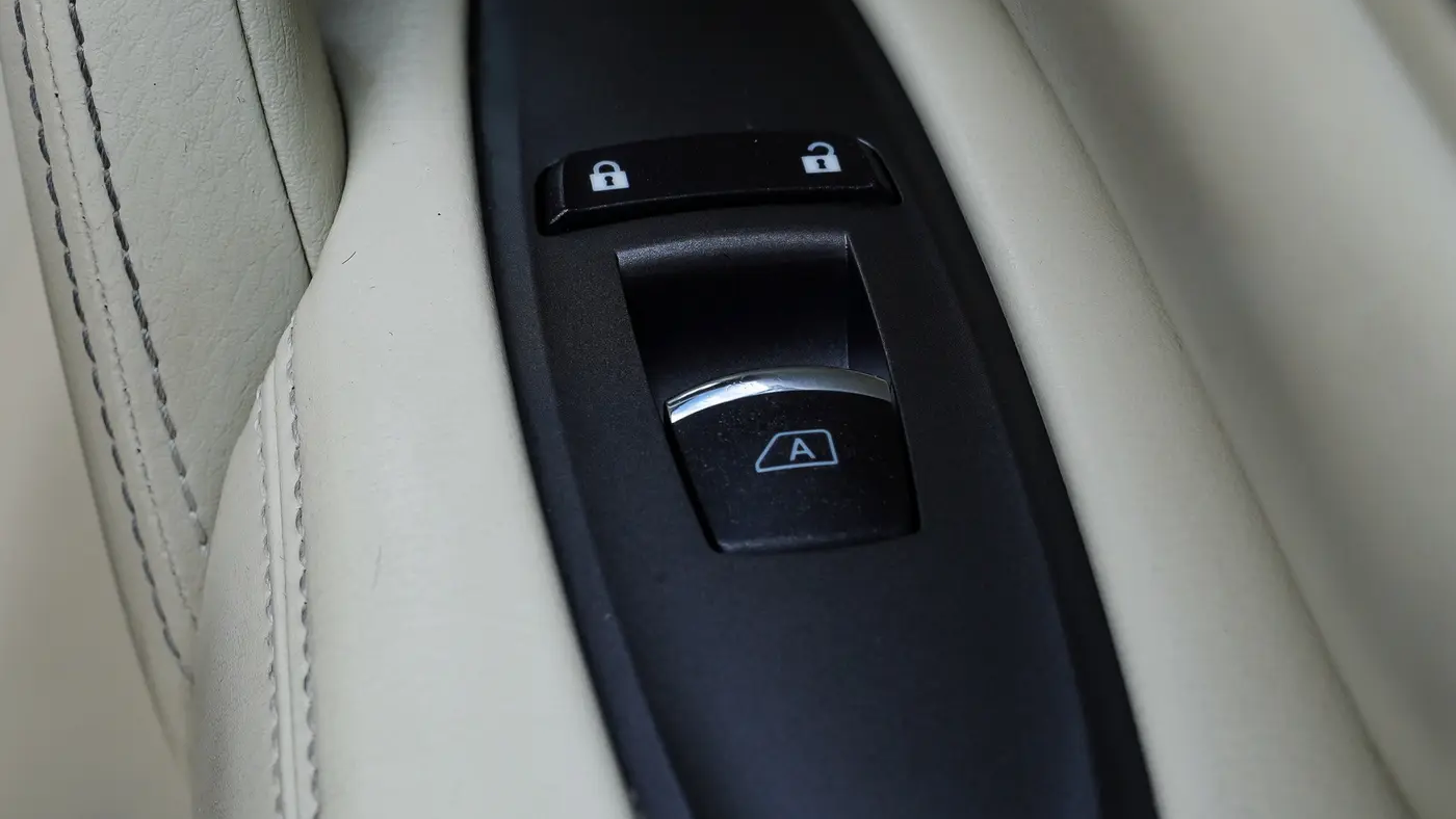2017 INFINITI QX80 Base