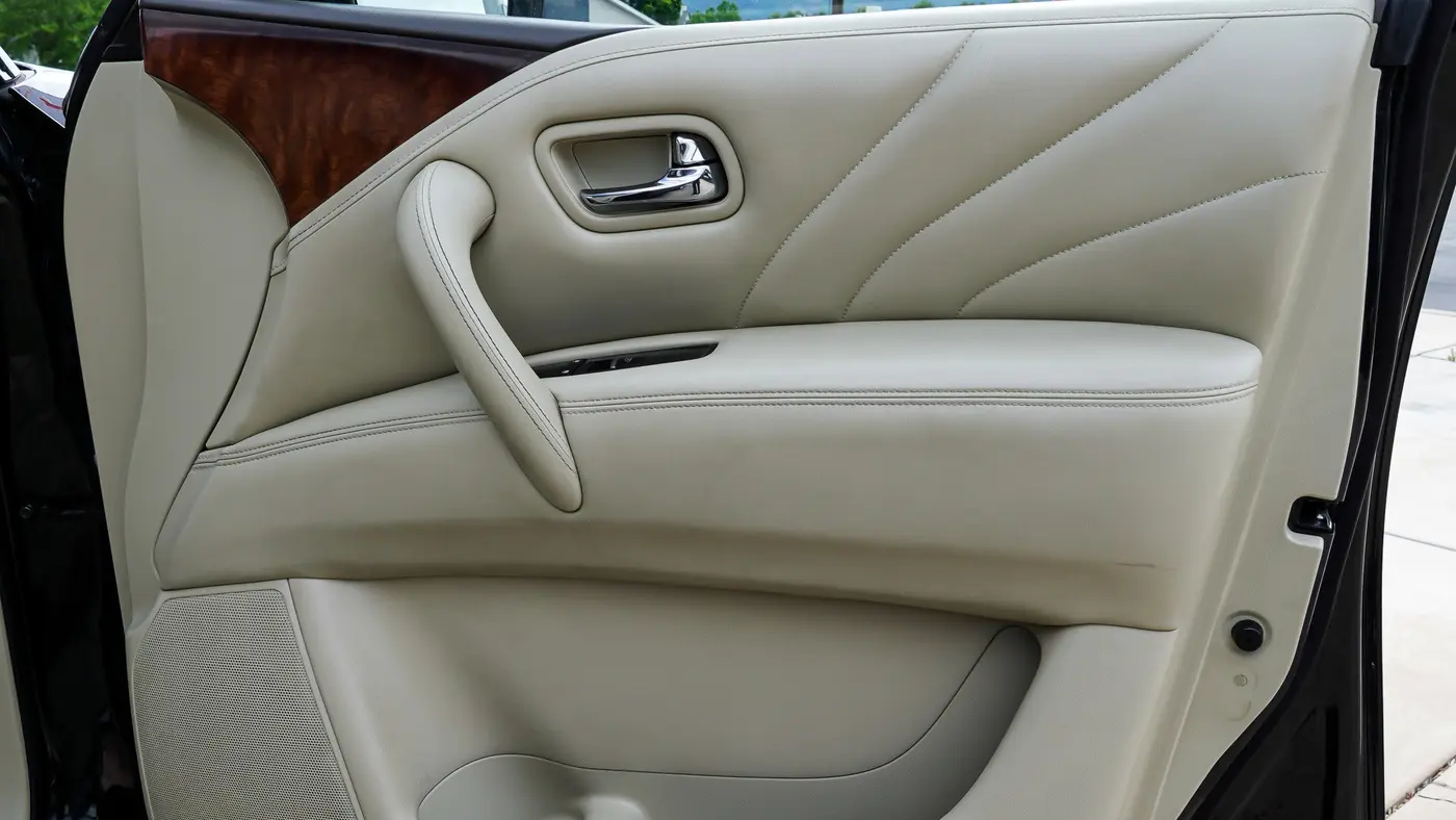 2017 INFINITI QX80 Base