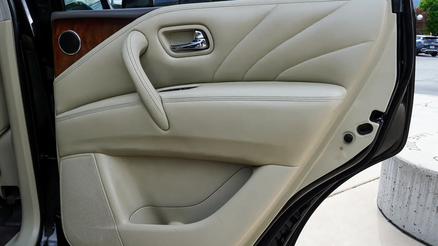 2017 INFINITI QX80 Base
