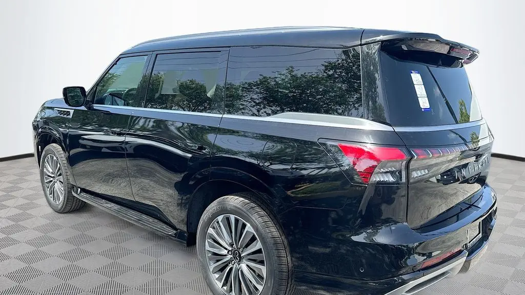 2027 INFINITI QX80 Luxe