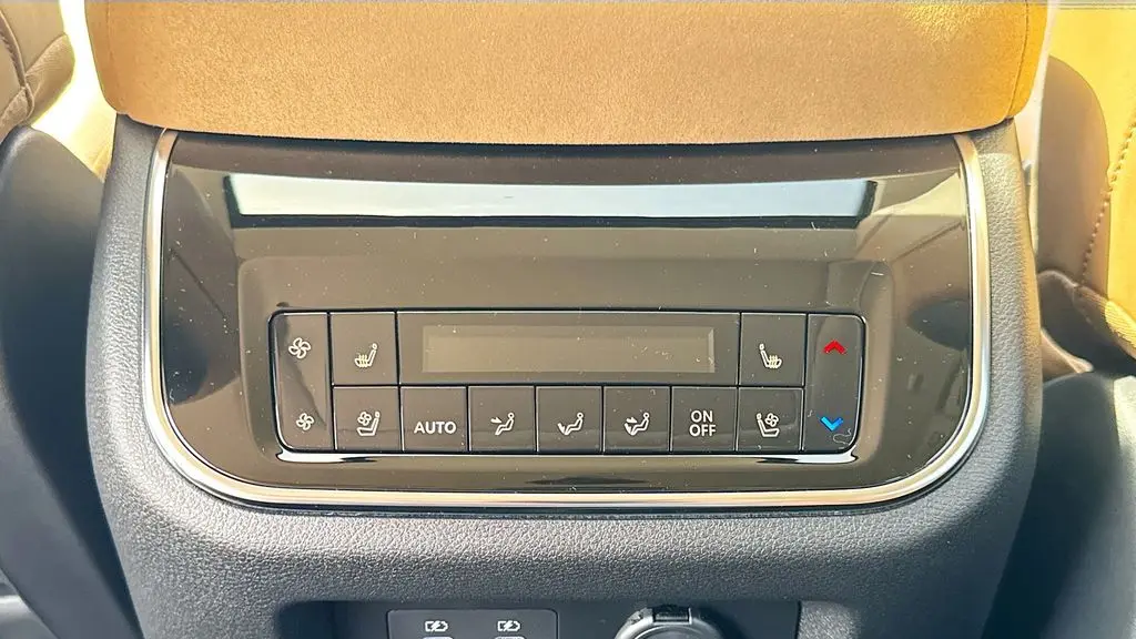 2027 INFINITI QX80 Luxe