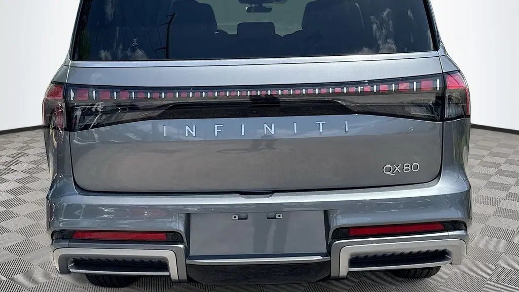2027 INFINITI QX80 Luxe