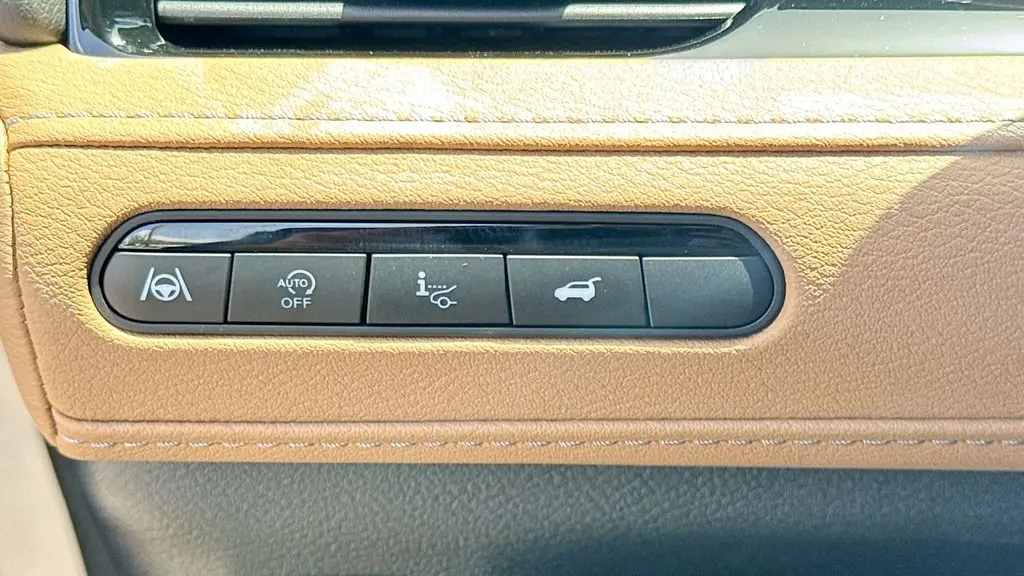 2027 INFINITI QX80 Luxe
