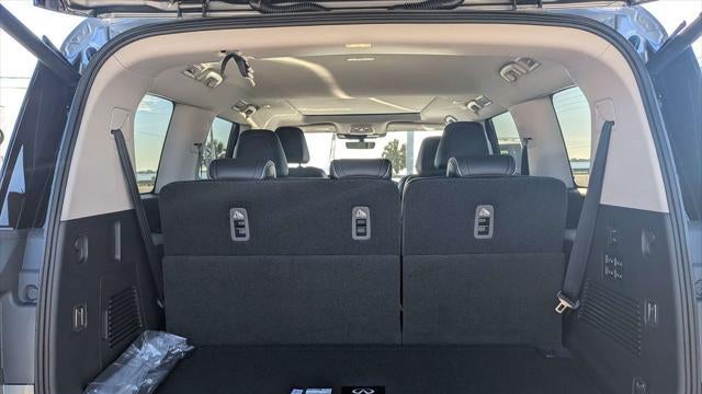 2027 INFINITI QX80 Luxe