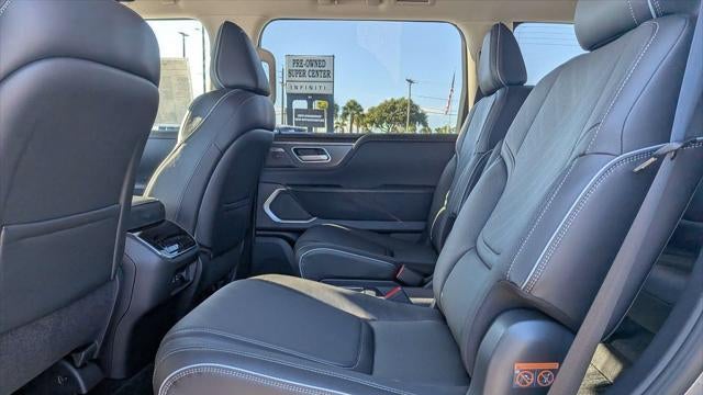 2027 INFINITI QX80 Luxe