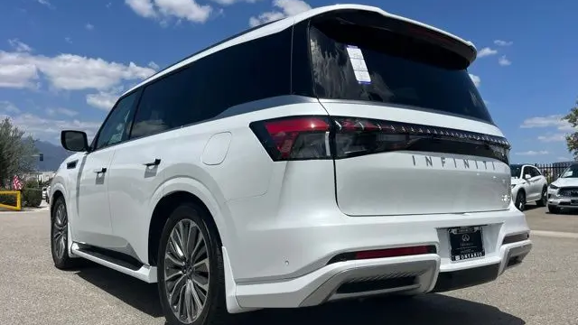 2026 INFINITI QX80 Luxe