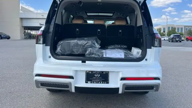 2026 INFINITI QX80 Luxe