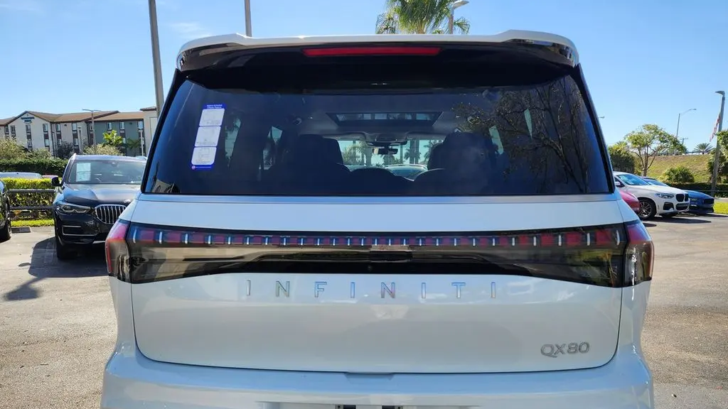 2026 INFINITI QX80 Luxe
