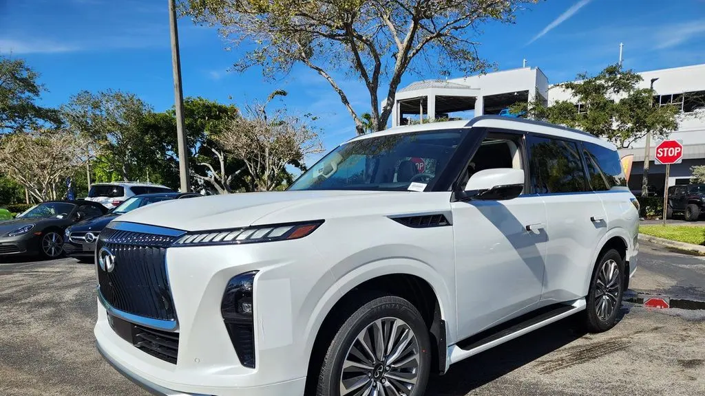 2026 INFINITI QX80 Luxe