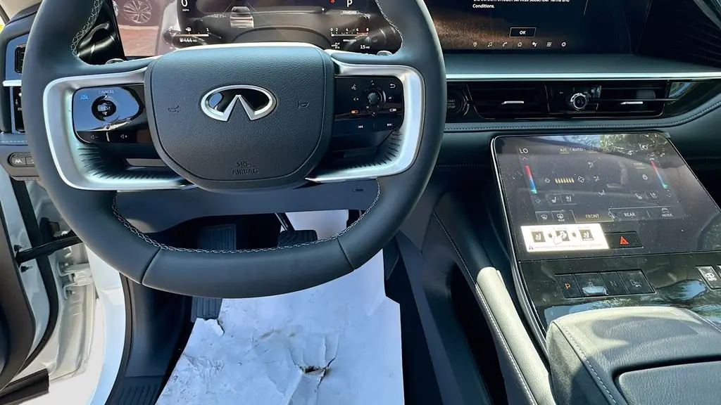 2026 INFINITI QX80 Luxe