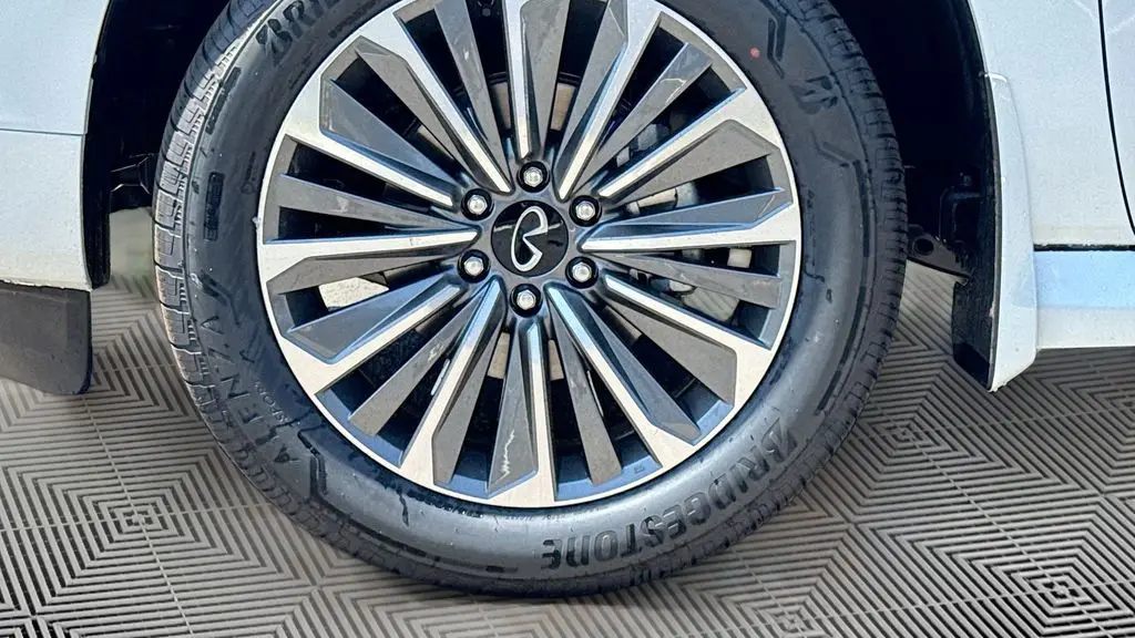 2026 INFINITI QX80 Luxe