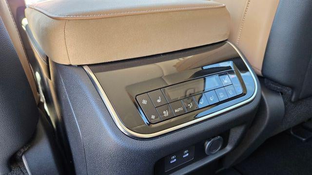 2027 INFINITI QX80 Luxe