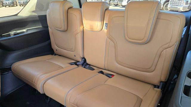 2027 INFINITI QX80 Luxe