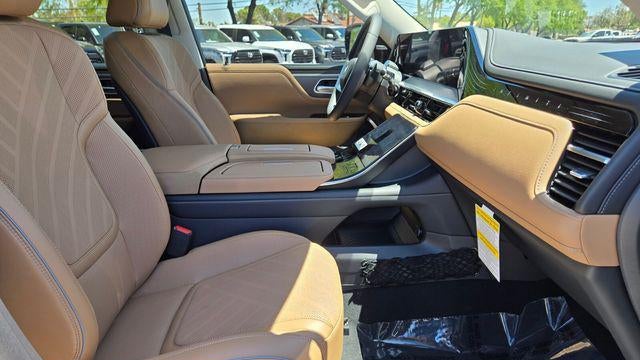 2027 INFINITI QX80 Luxe