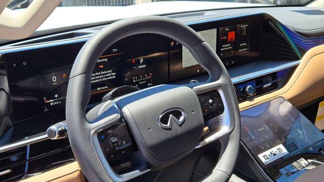 2027 INFINITI QX80 Luxe