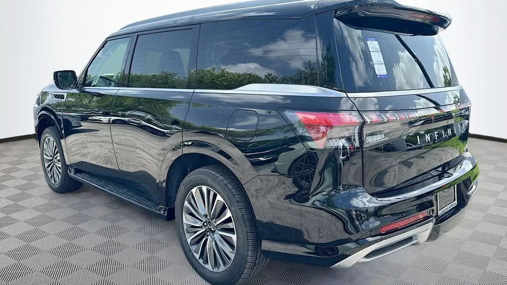 2027 INFINITI QX80 Luxe