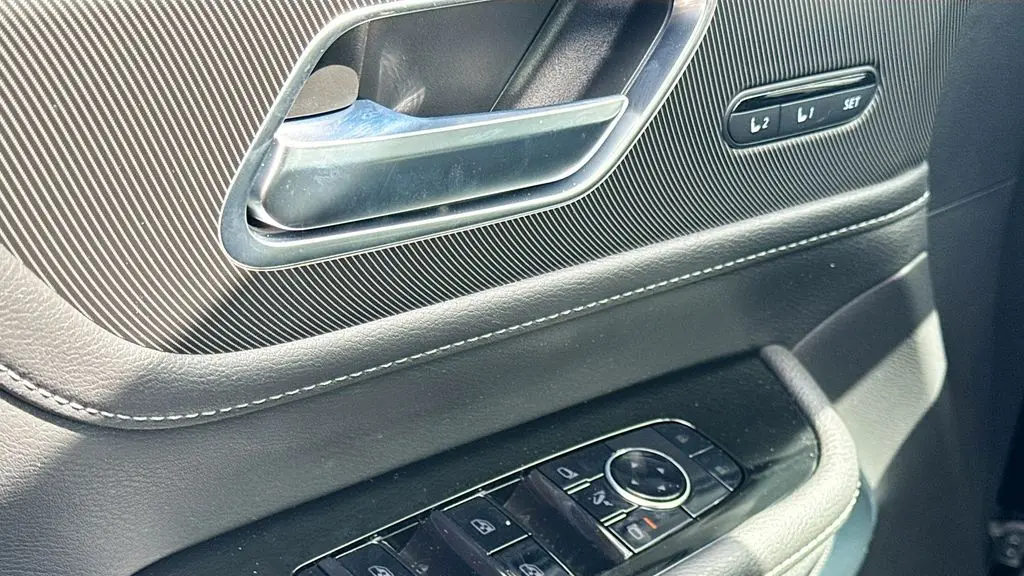2027 INFINITI QX80 Luxe
