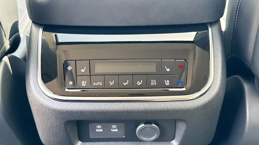 2027 INFINITI QX80 Luxe