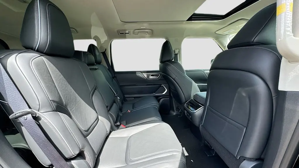2027 INFINITI QX80 Luxe