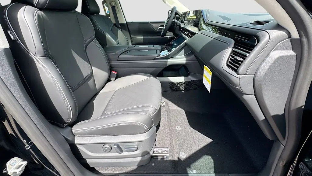 2027 INFINITI QX80 Luxe